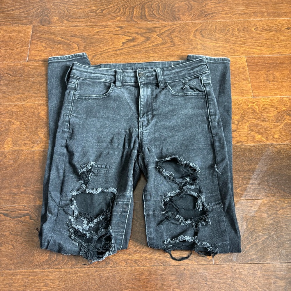 American Eagle Black Distressed Next Level Stretch Jeans Size 4